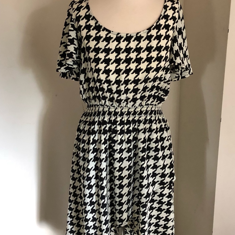 NWT houndstooth high-low dress - Picture 2 of 5